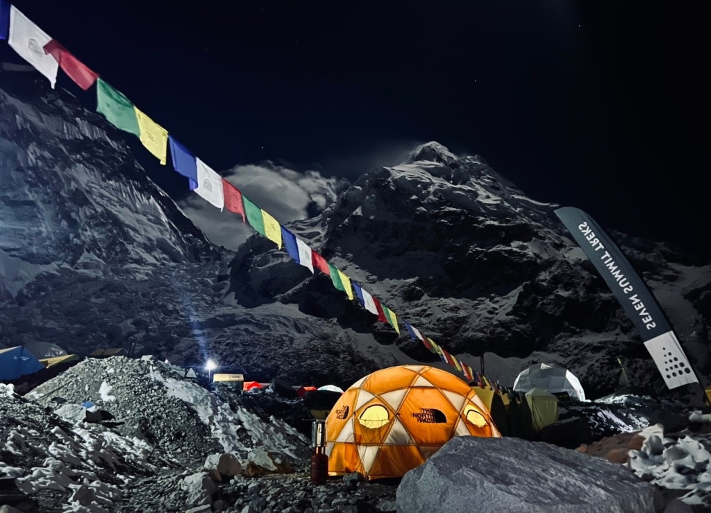 Everest2.jpg Everest2.jpg