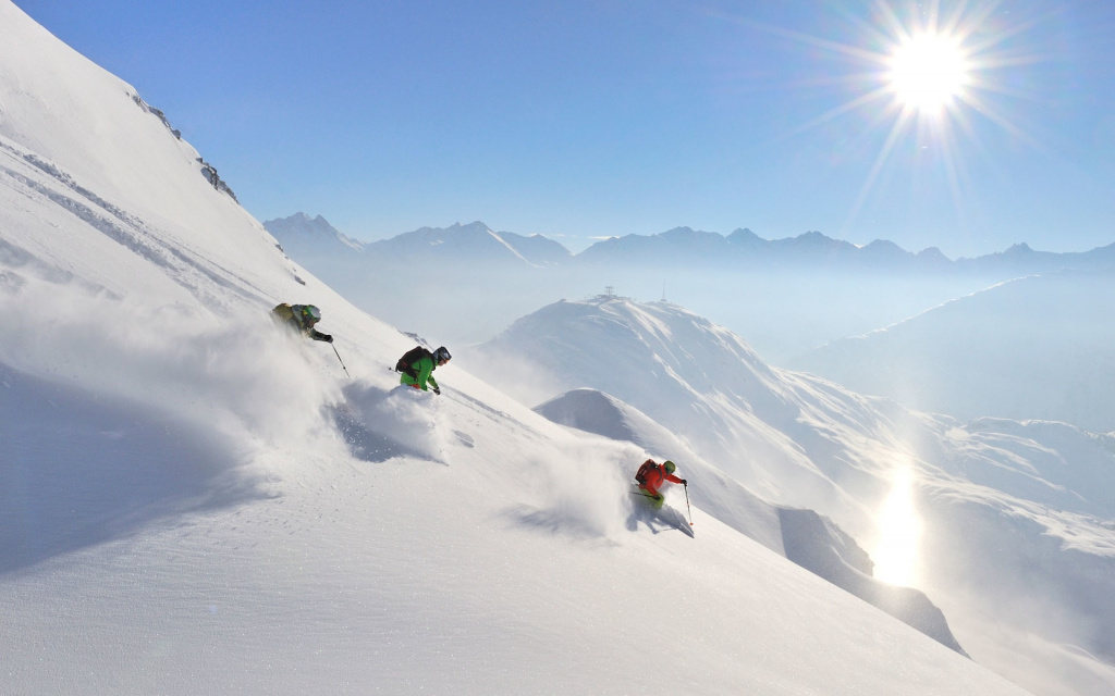 Skiing_st-anton.jpg Skiing_st-anton.jpg