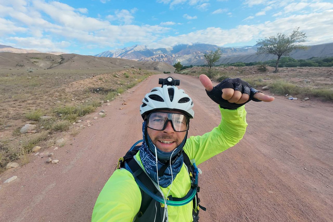 Станислав Горбачевский рассказывает о байкпакинг-гонке Silk Road Mountain Race. С какой страховкой он ее проедет?