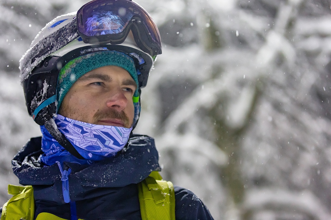 Антон Бричевский об обучении в АГГР и страховке для фрирайда и ски-тура в Приэльбрусье